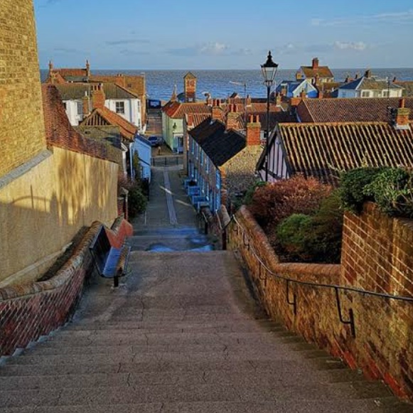 Aldburgh art carrier service